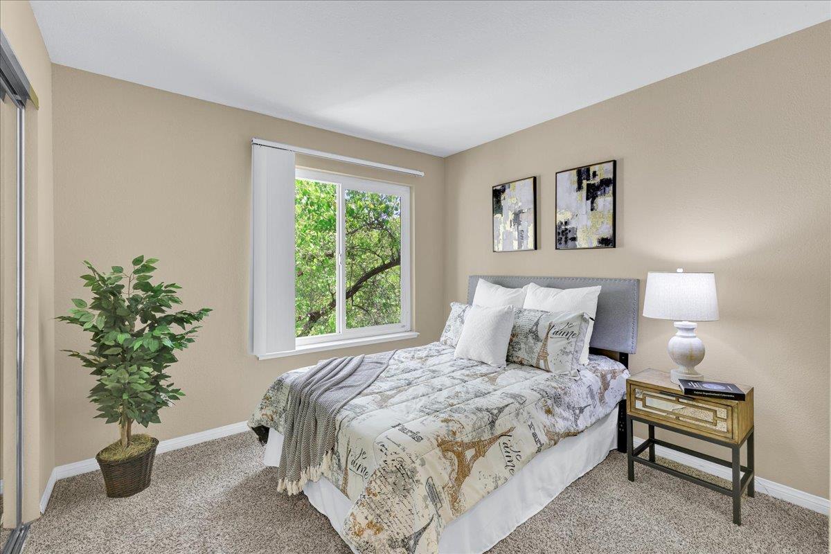 Detail Gallery Image 9 of 20 For 26821 Hayward Blvd, Hayward,  CA 94542 - 2 Beds | 2 Baths