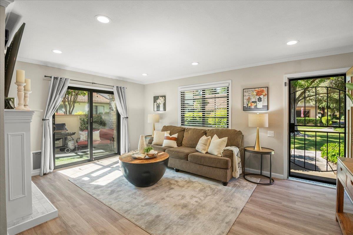 Detail Gallery Image 6 of 37 For 447 Colony Knoll Dr, San Jose,  CA 95123 - 2 Beds | 1 Baths
