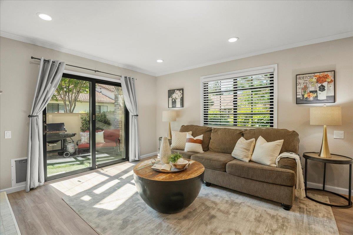 Detail Gallery Image 7 of 37 For 447 Colony Knoll Dr, San Jose,  CA 95123 - 2 Beds | 1 Baths