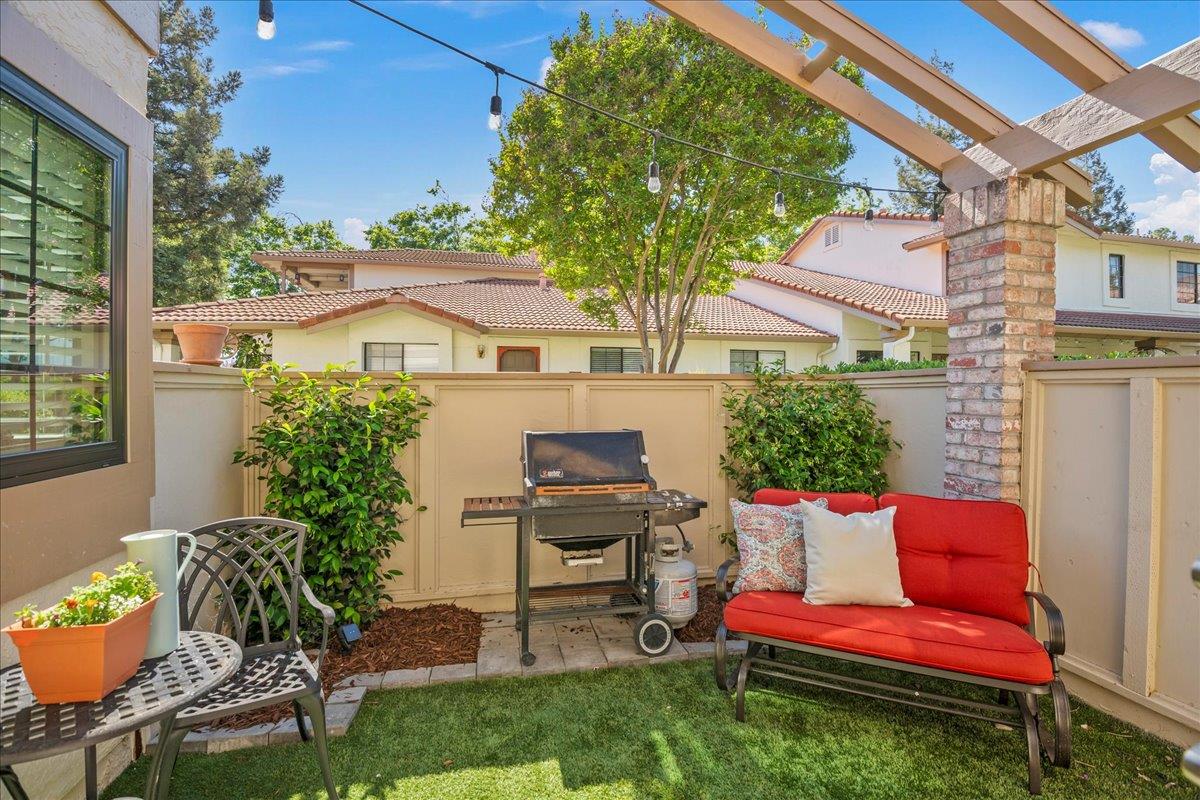 Detail Gallery Image 8 of 37 For 447 Colony Knoll Dr, San Jose,  CA 95123 - 2 Beds | 1 Baths