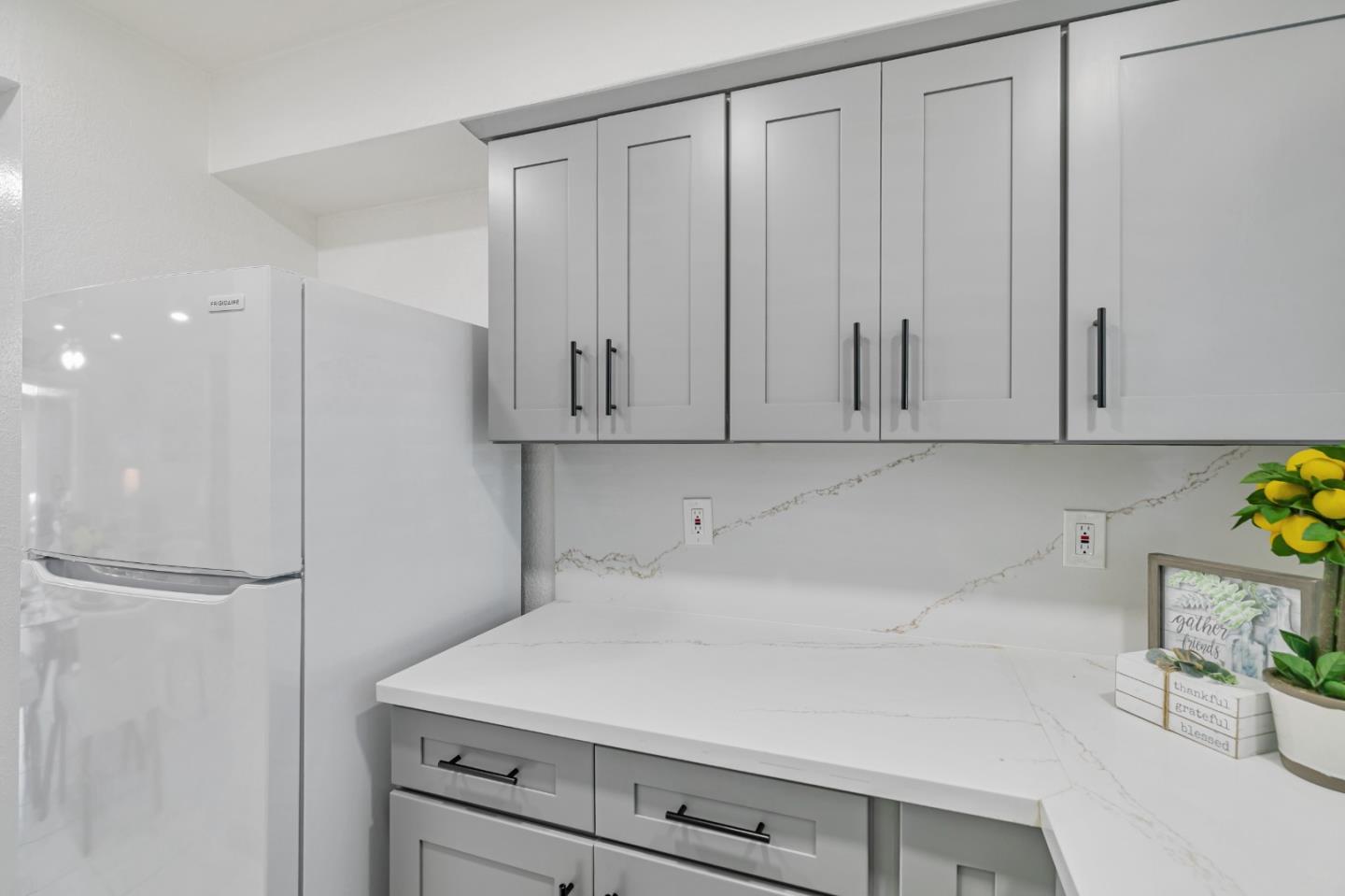 Detail Gallery Image 16 of 40 For 3351 Methilhaven Ct, San Jose,  CA 95121 - 2 Beds | 1/1 Baths
