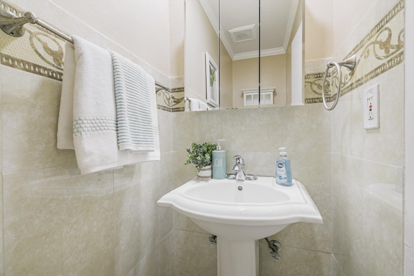 Detail Gallery Image 26 of 40 For 3351 Methilhaven Ct, San Jose,  CA 95121 - 2 Beds | 1/1 Baths