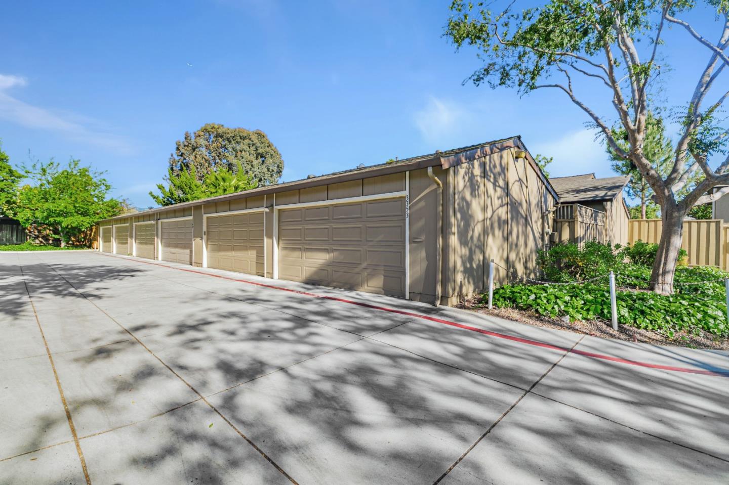 Detail Gallery Image 37 of 40 For 3351 Methilhaven Ct, San Jose,  CA 95121 - 2 Beds | 1/1 Baths