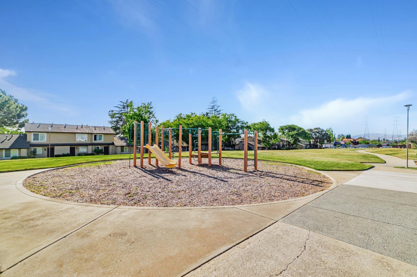 Detail Gallery Image 39 of 40 For 3351 Methilhaven Ct, San Jose,  CA 95121 - 2 Beds | 1/1 Baths