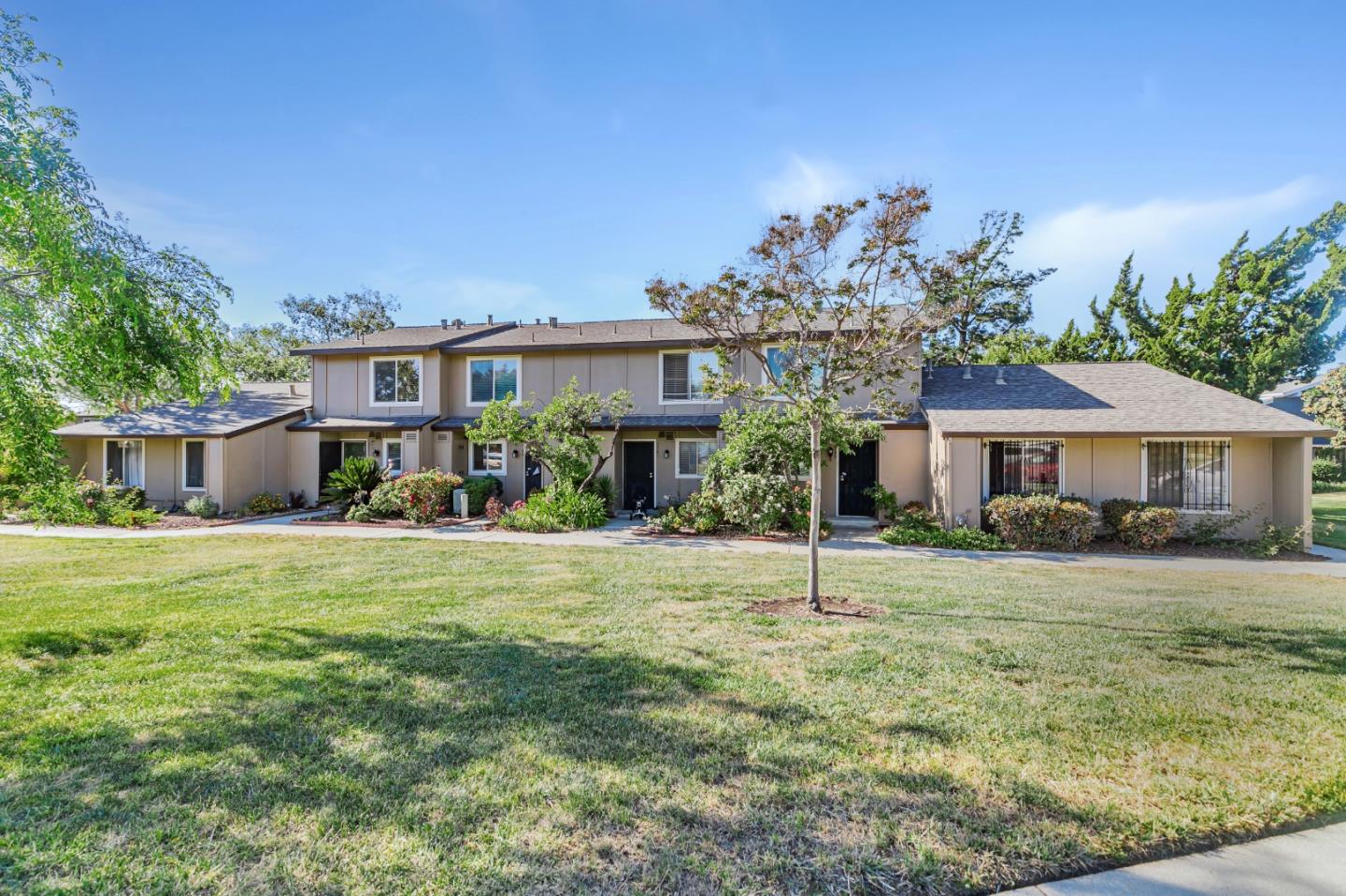 Detail Gallery Image 4 of 40 For 3351 Methilhaven Ct, San Jose,  CA 95121 - 2 Beds | 1/1 Baths
