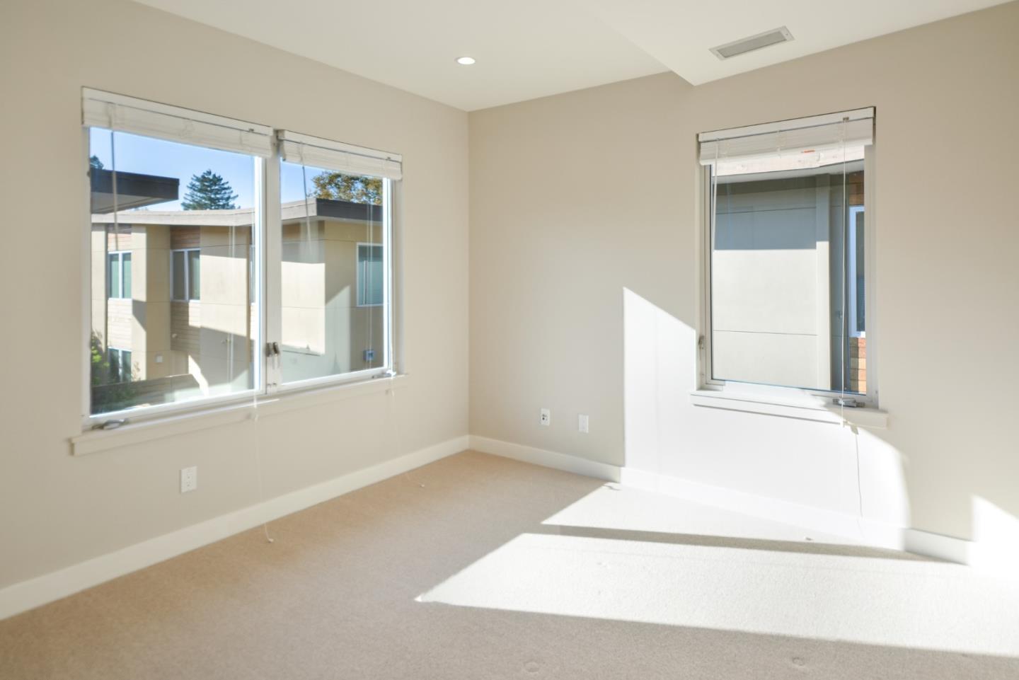 Detail Gallery Image 19 of 27 For 2088 Channing Ave, Palo Alto,  CA 94303 - 4 Beds | 3/1 Baths