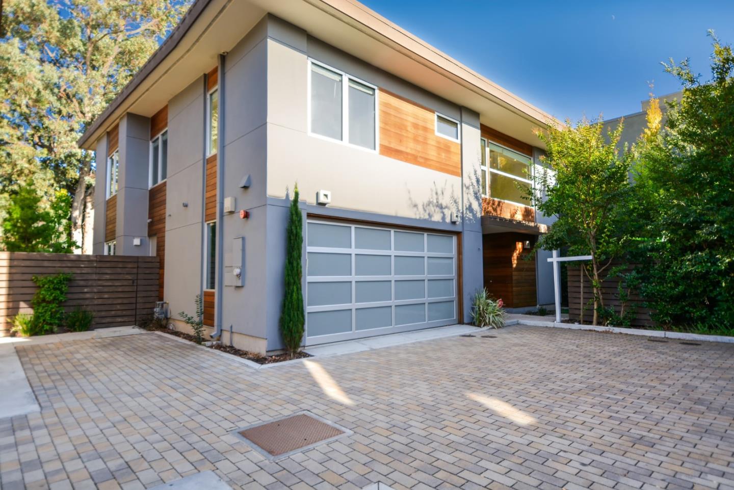 Detail Gallery Image 2 of 27 For 2088 Channing Ave, Palo Alto,  CA 94303 - 4 Beds | 3/1 Baths