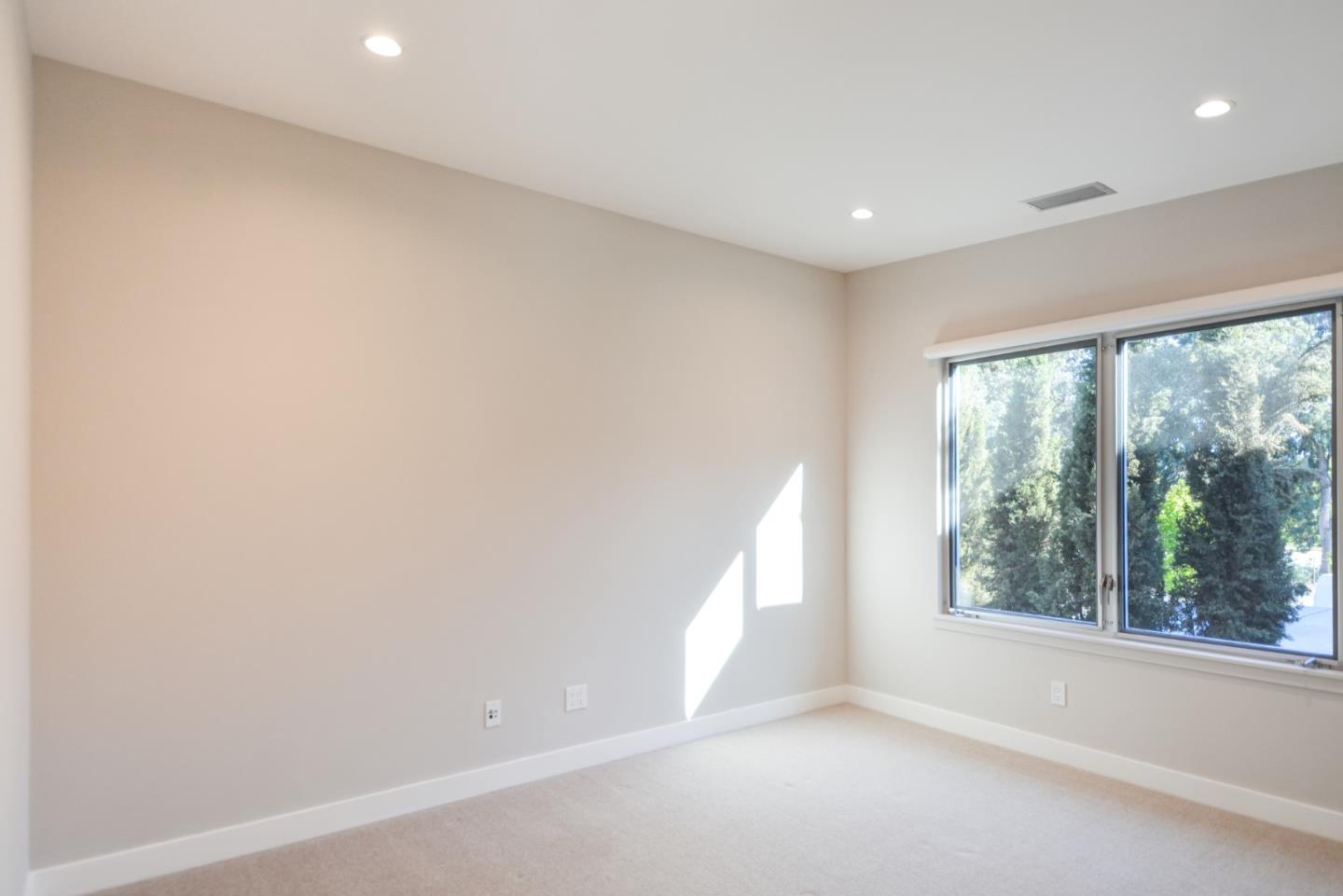 Detail Gallery Image 20 of 27 For 2088 Channing Ave, Palo Alto,  CA 94303 - 4 Beds | 3/1 Baths