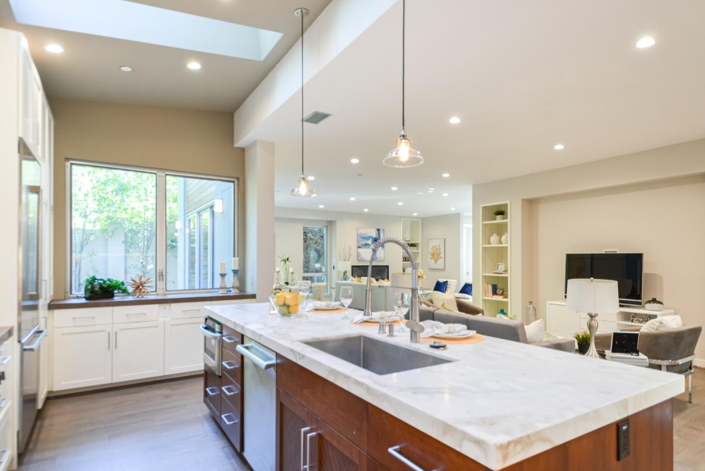 Detail Gallery Image 3 of 27 For 2088 Channing Ave, Palo Alto,  CA 94303 - 4 Beds | 3/1 Baths