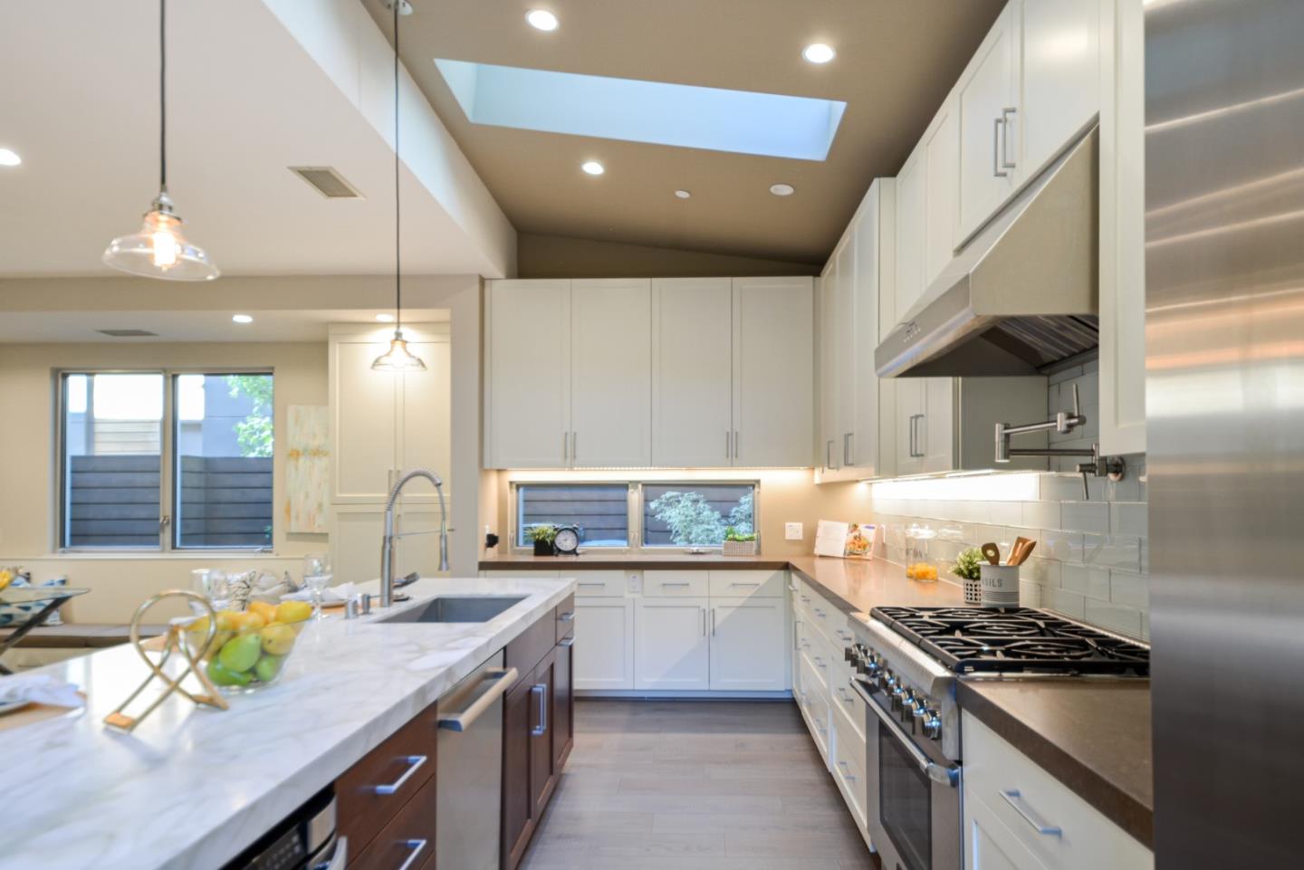 Detail Gallery Image 5 of 27 For 2088 Channing Ave, Palo Alto,  CA 94303 - 4 Beds | 3/1 Baths