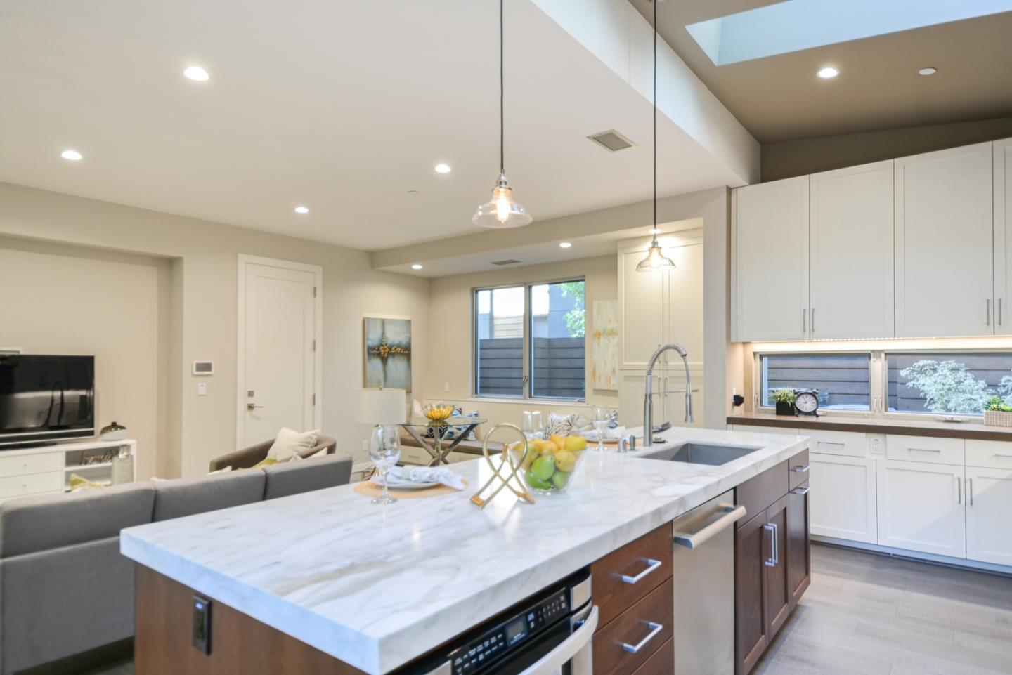 Detail Gallery Image 6 of 27 For 2088 Channing Ave, Palo Alto,  CA 94303 - 4 Beds | 3/1 Baths