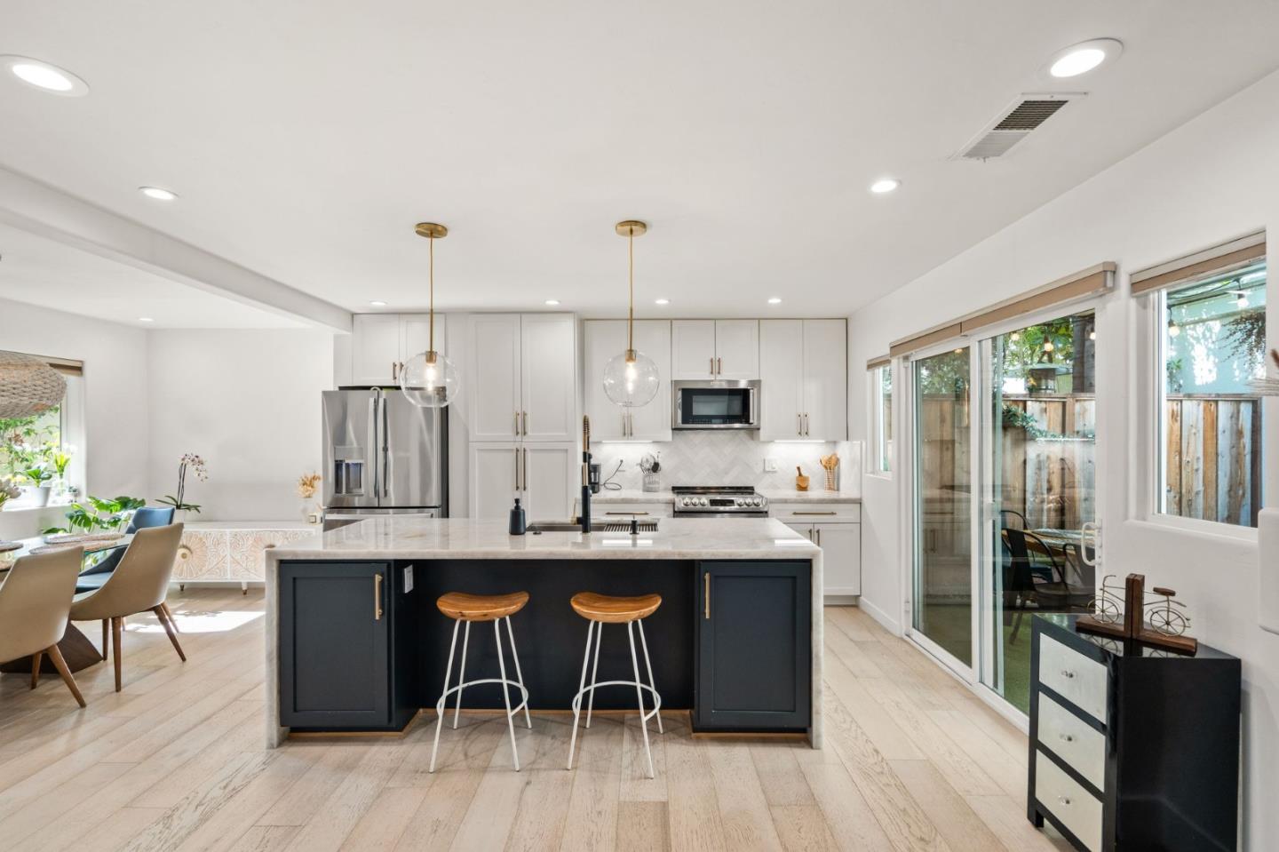 Detail Gallery Image 10 of 56 For 265 S Bayview Ave #J,  Sunnyvale,  CA 94086 - 2 Beds | 2/1 Baths