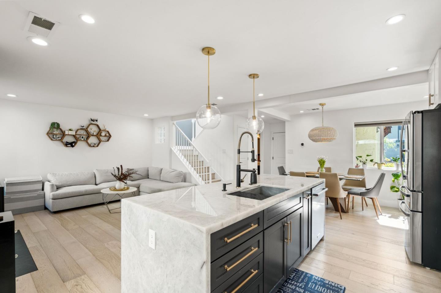 Detail Gallery Image 11 of 56 For 265 S Bayview Ave #J,  Sunnyvale,  CA 94086 - 2 Beds | 2/1 Baths