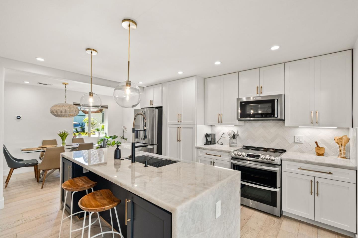 Detail Gallery Image 12 of 56 For 265 S Bayview Ave #J,  Sunnyvale,  CA 94086 - 2 Beds | 2/1 Baths