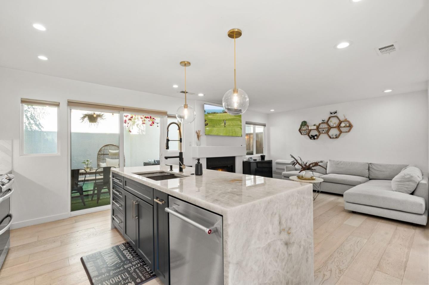 Detail Gallery Image 13 of 56 For 265 S Bayview Ave #J,  Sunnyvale,  CA 94086 - 2 Beds | 2/1 Baths