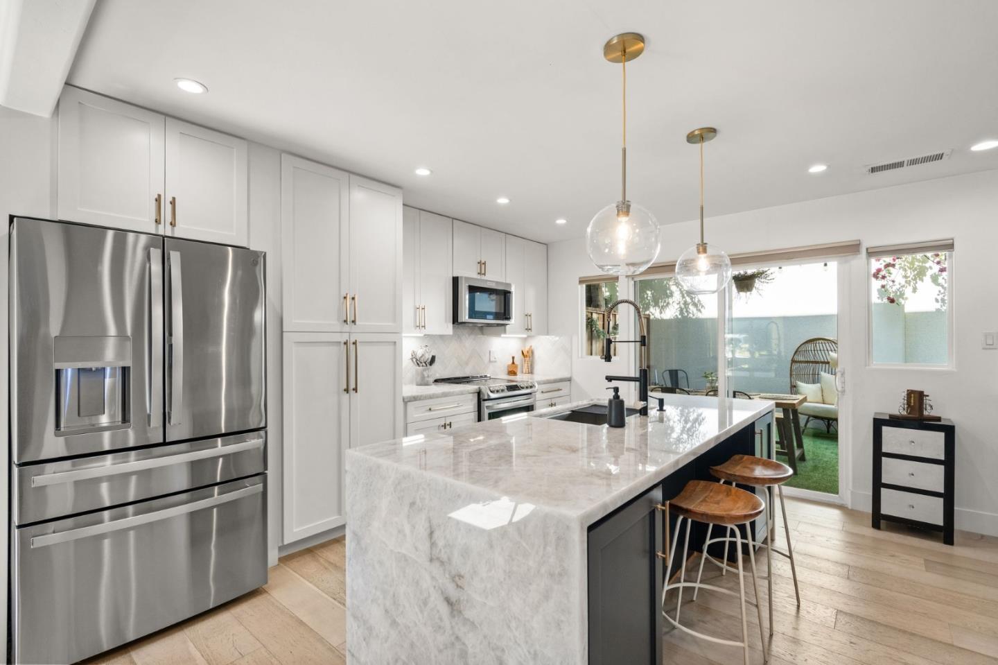 Detail Gallery Image 15 of 56 For 265 S Bayview Ave #J,  Sunnyvale,  CA 94086 - 2 Beds | 2/1 Baths