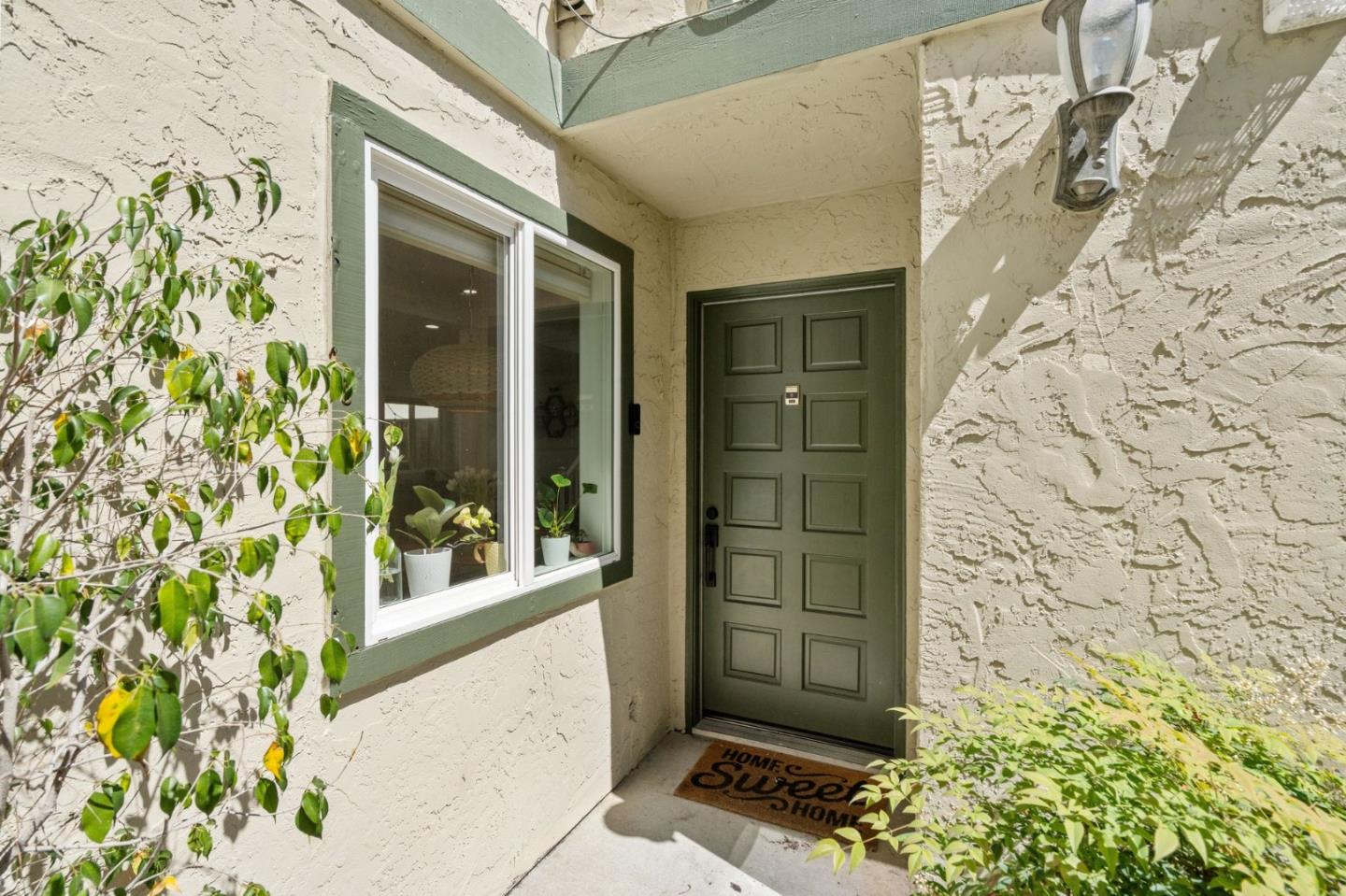 Detail Gallery Image 2 of 56 For 265 S Bayview Ave #J,  Sunnyvale,  CA 94086 - 2 Beds | 2/1 Baths