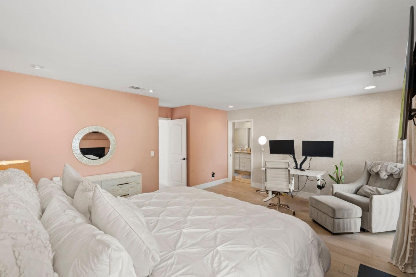 Detail Gallery Image 25 of 56 For 265 S Bayview Ave #J,  Sunnyvale,  CA 94086 - 2 Beds | 2/1 Baths