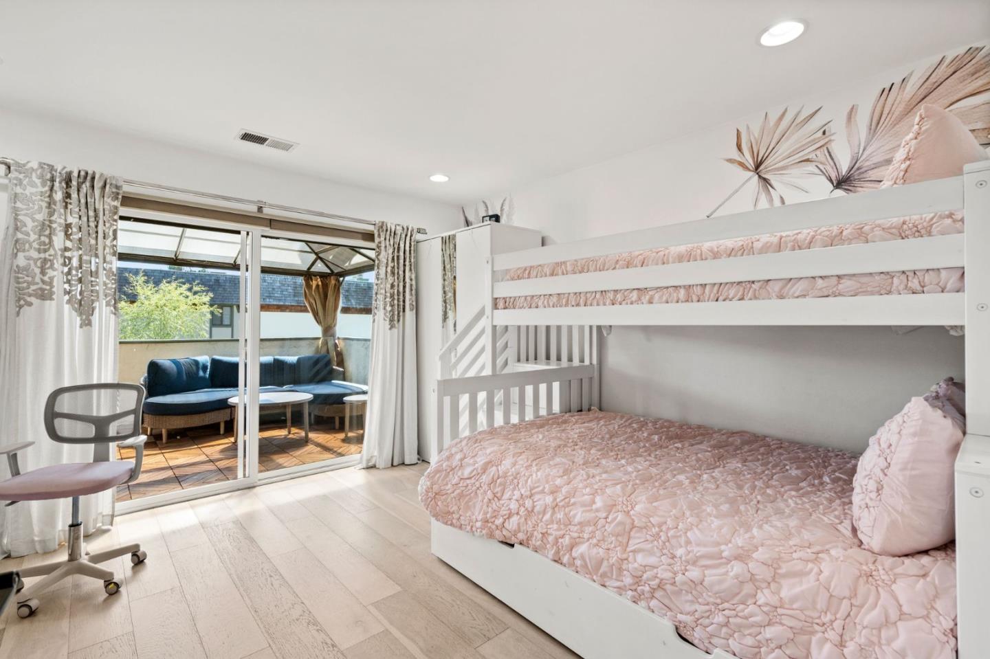 Detail Gallery Image 40 of 56 For 265 S Bayview Ave #J,  Sunnyvale,  CA 94086 - 2 Beds | 2/1 Baths