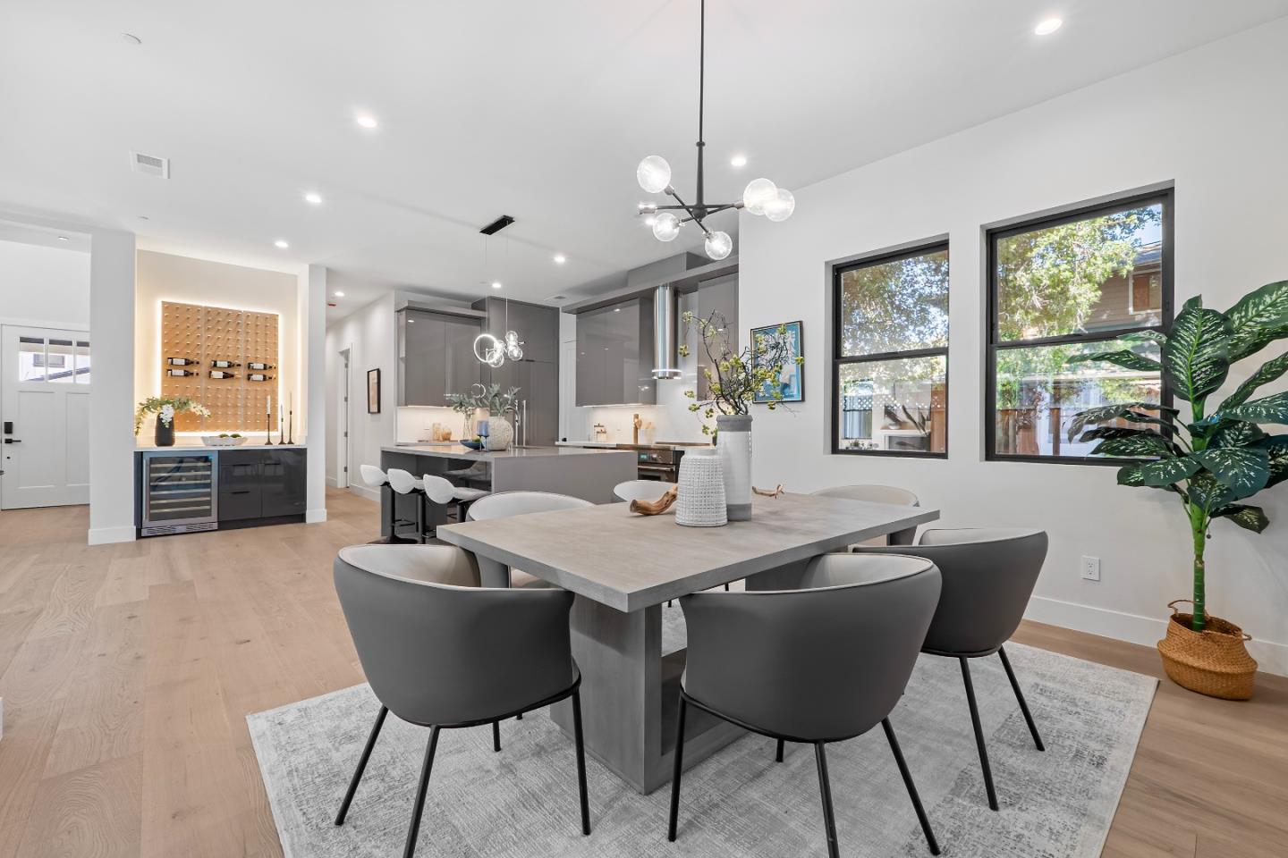 Detail Gallery Image 14 of 41 For 765 Cuesta Dr, Mountain View,  CA 94040 - 5 Beds | 4/1 Baths