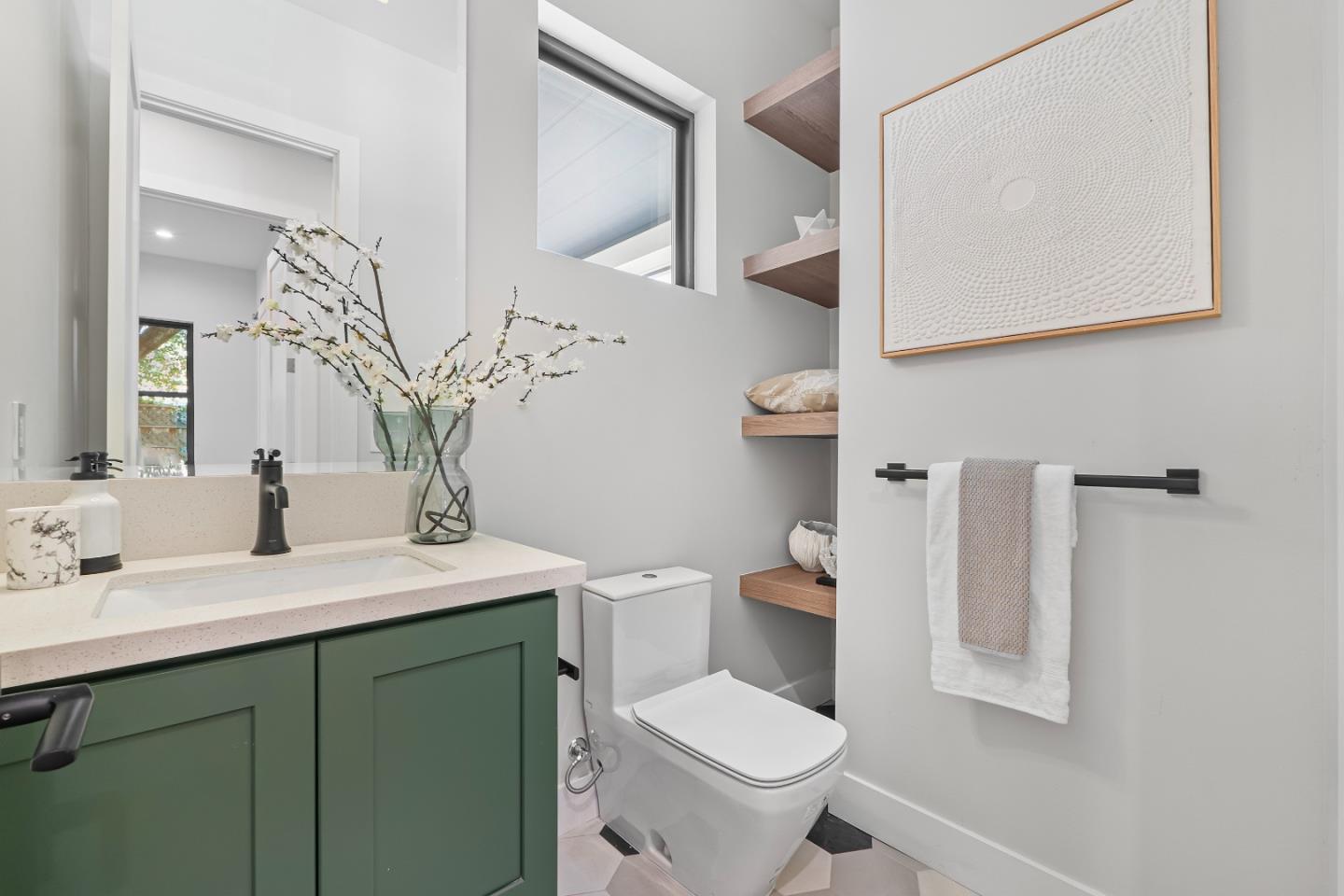 Detail Gallery Image 18 of 41 For 765 Cuesta Dr, Mountain View,  CA 94040 - 5 Beds | 4/1 Baths