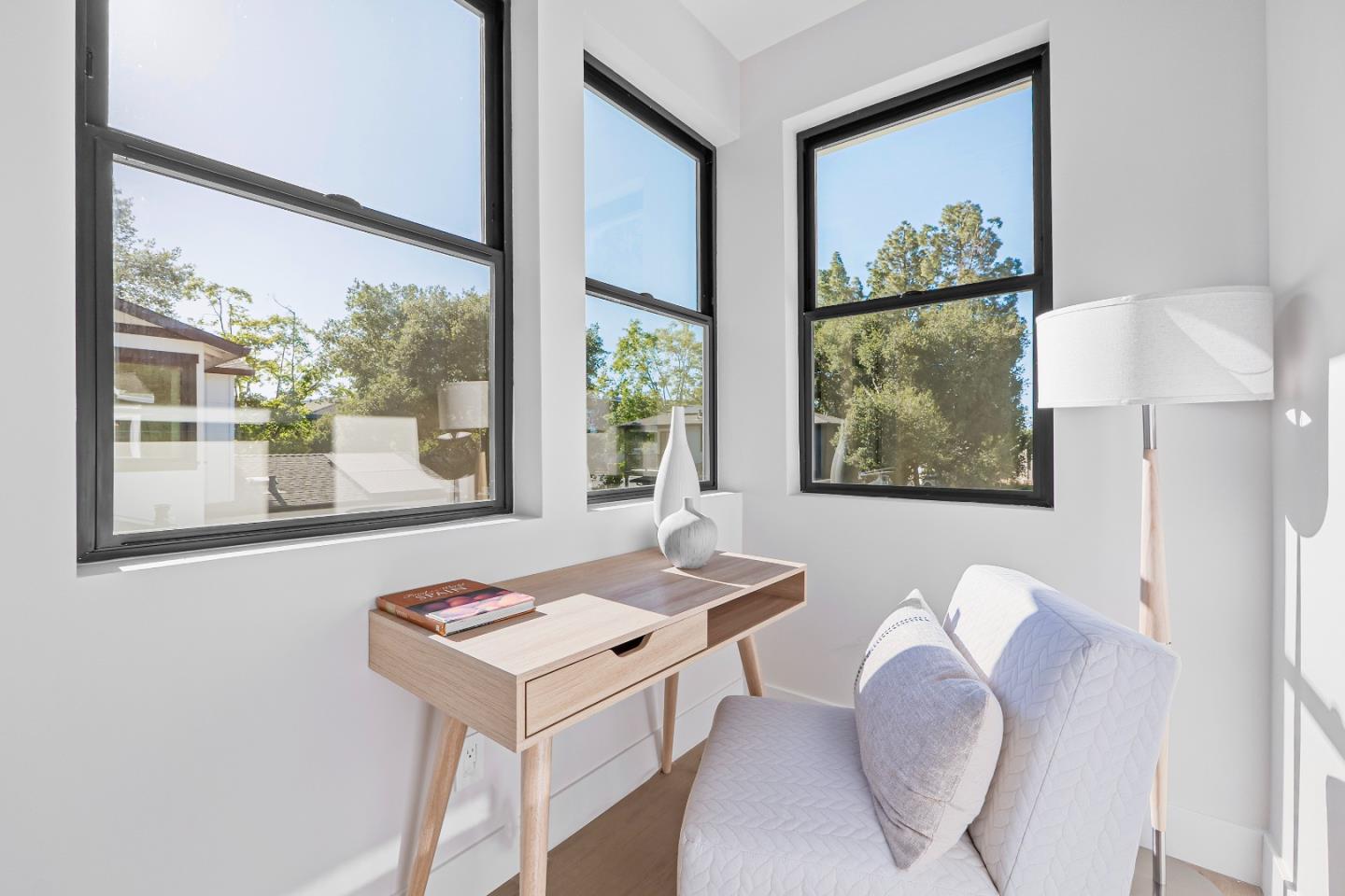 Detail Gallery Image 27 of 41 For 765 Cuesta Dr, Mountain View,  CA 94040 - 5 Beds | 4/1 Baths