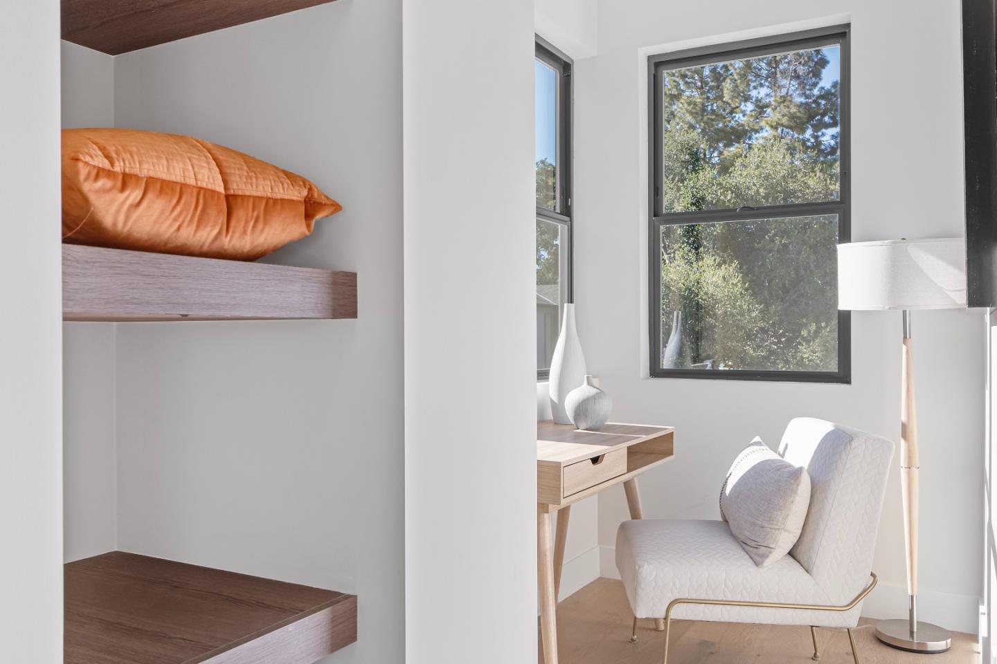 Detail Gallery Image 28 of 41 For 765 Cuesta Dr, Mountain View,  CA 94040 - 5 Beds | 4/1 Baths