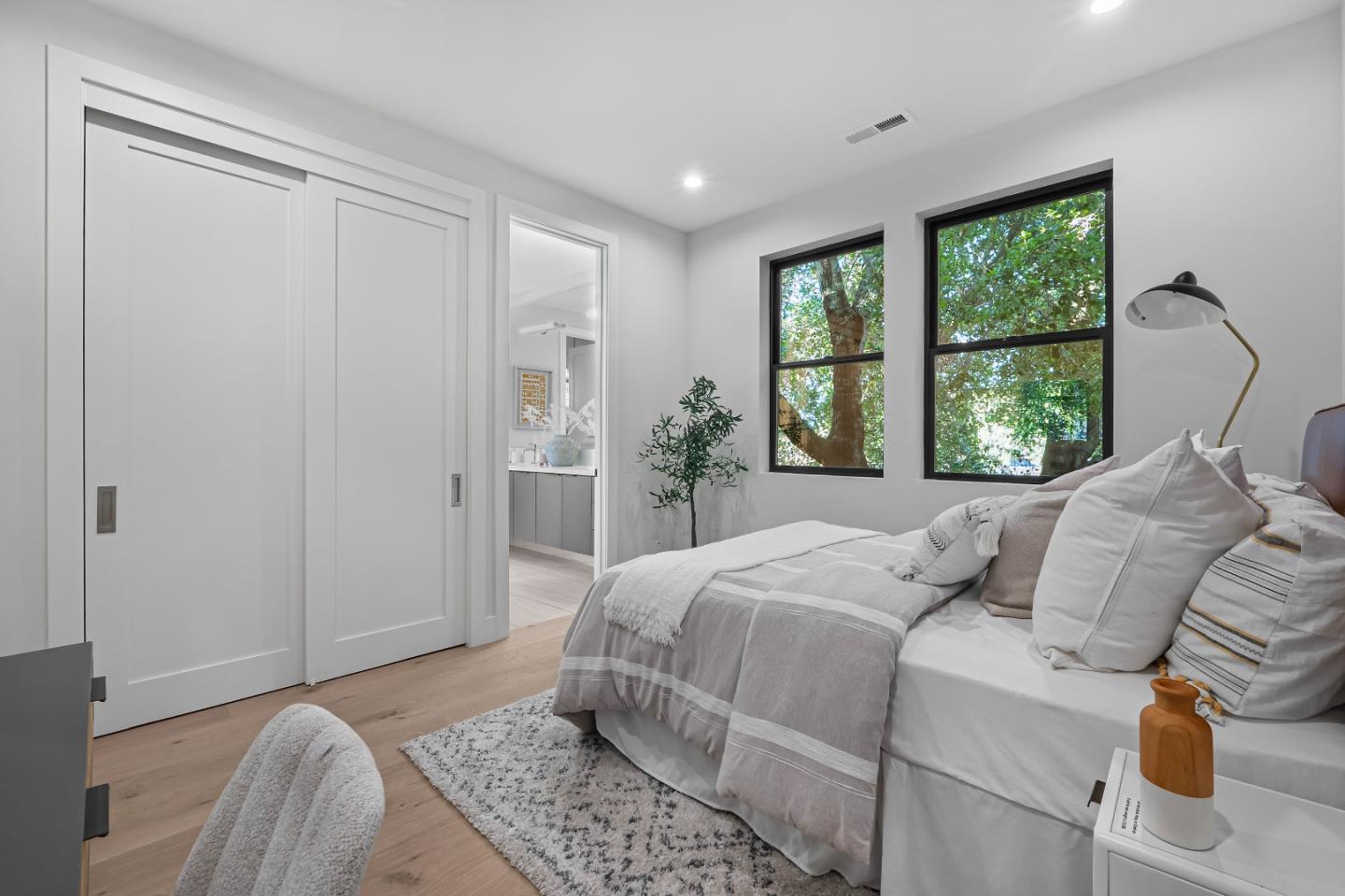 Detail Gallery Image 37 of 41 For 765 Cuesta Dr, Mountain View,  CA 94040 - 5 Beds | 4/1 Baths