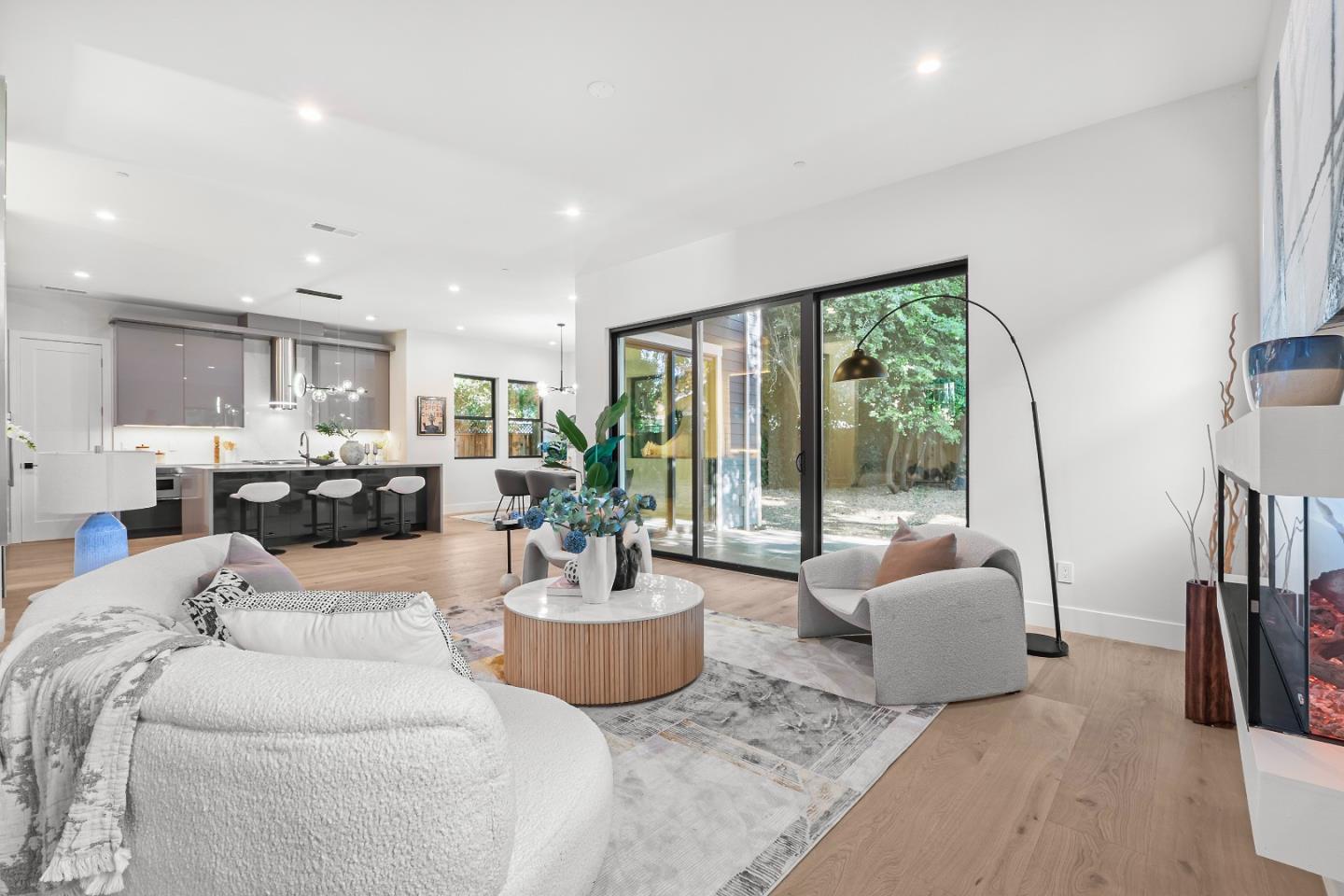 Detail Gallery Image 5 of 41 For 765 Cuesta Dr, Mountain View,  CA 94040 - 5 Beds | 4/1 Baths