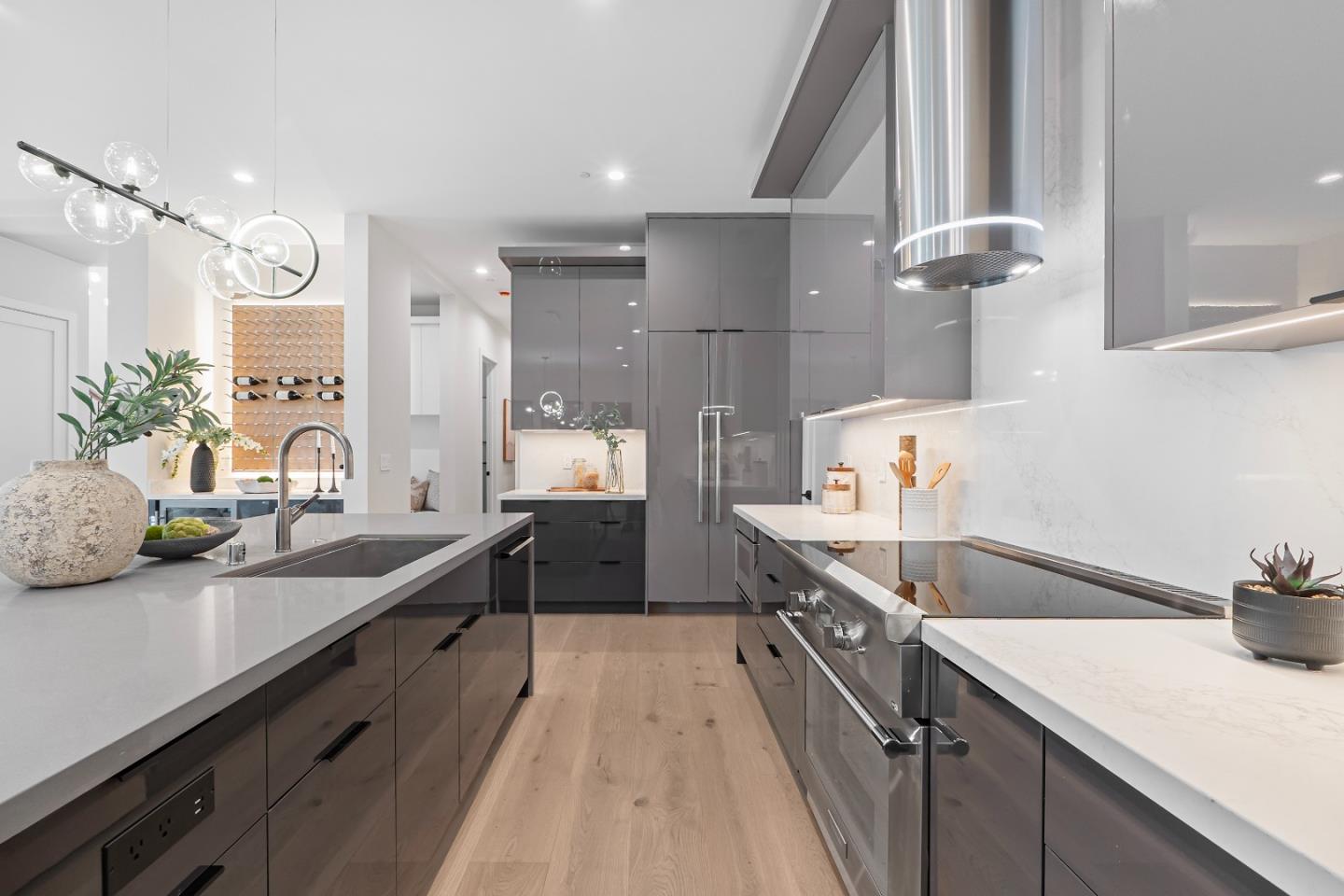 Detail Gallery Image 9 of 41 For 765 Cuesta Dr, Mountain View,  CA 94040 - 5 Beds | 4/1 Baths