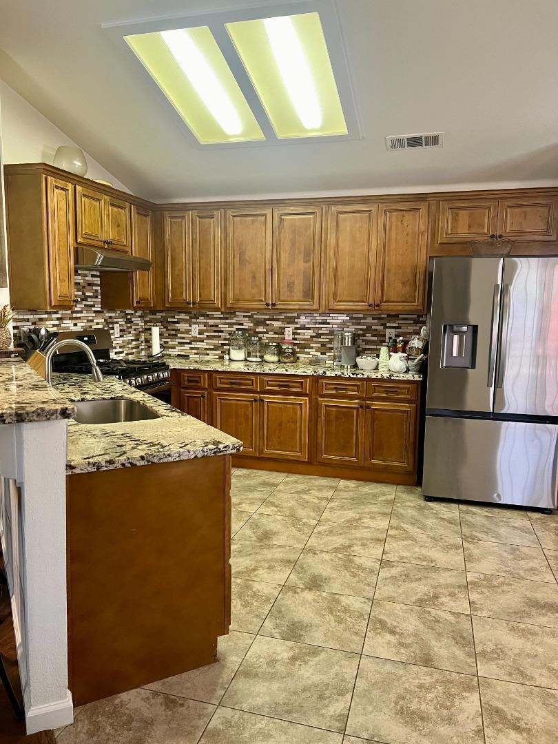 740 Windsor Ct, Los Banos, CA 93635 photo 9