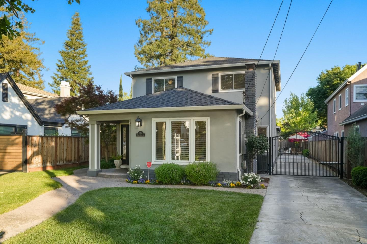 Detail Gallery Image 2 of 49 For 978 Terra Bella Ave, San Jose,  CA 95125 - 4 Beds | 3 Baths