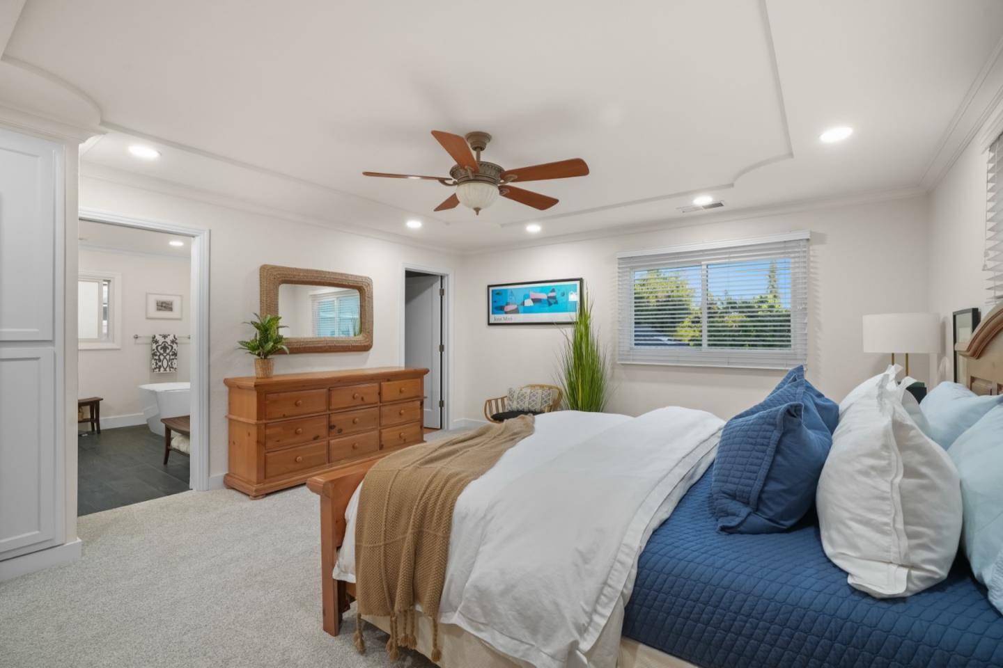 Detail Gallery Image 27 of 49 For 978 Terra Bella Ave, San Jose,  CA 95125 - 4 Beds | 3 Baths