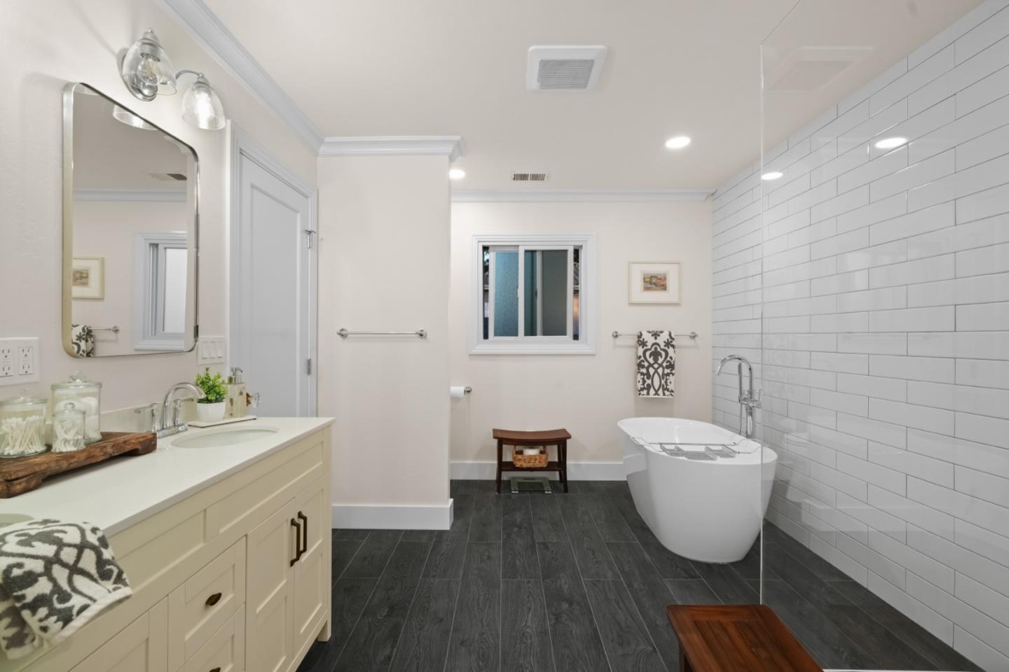 Detail Gallery Image 28 of 49 For 978 Terra Bella Ave, San Jose,  CA 95125 - 4 Beds | 3 Baths