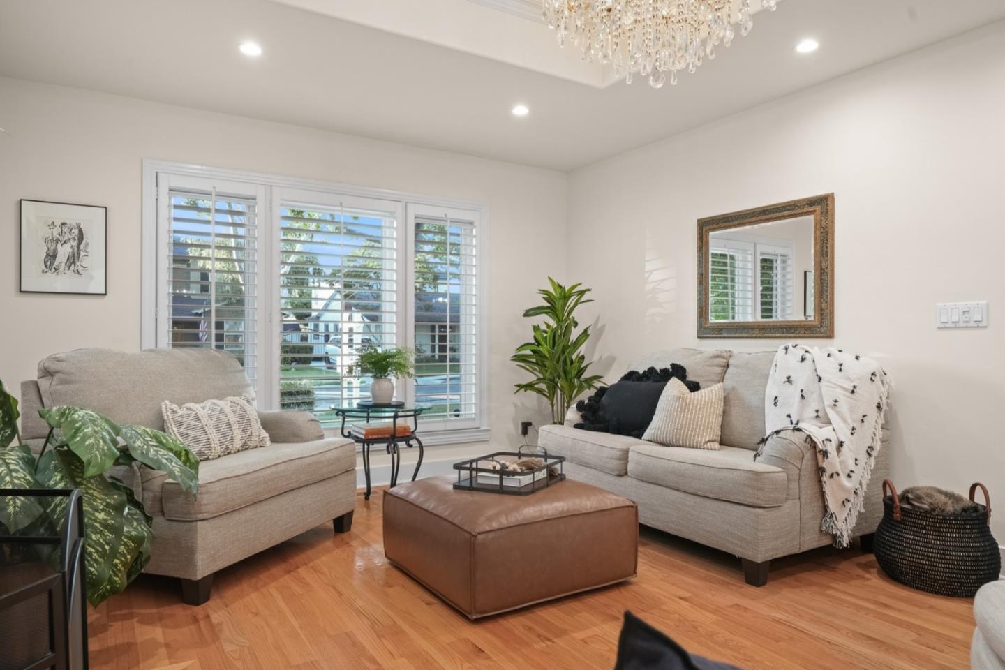 Detail Gallery Image 6 of 49 For 978 Terra Bella Ave, San Jose,  CA 95125 - 4 Beds | 3 Baths