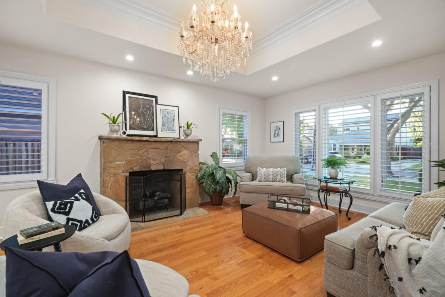 Detail Gallery Image 8 of 49 For 978 Terra Bella Ave, San Jose,  CA 95125 - 4 Beds | 3 Baths