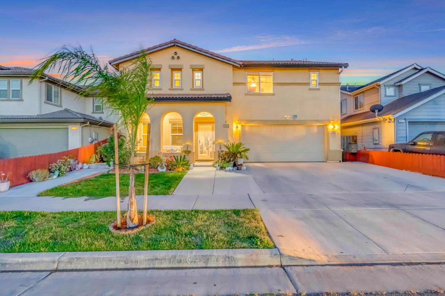 Detail Gallery Image 10 of 74 For 2385 N Mountainside Dr, Los Banos,  CA 93635 - 5 Beds | 2/1 Baths