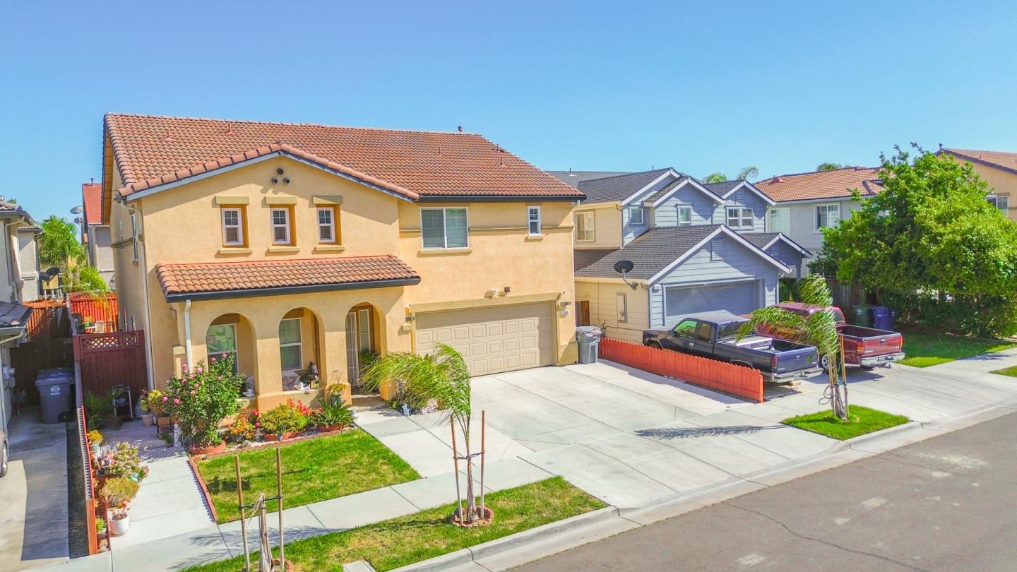 Detail Gallery Image 2 of 74 For 2385 N Mountainside Dr, Los Banos,  CA 93635 - 5 Beds | 2/1 Baths