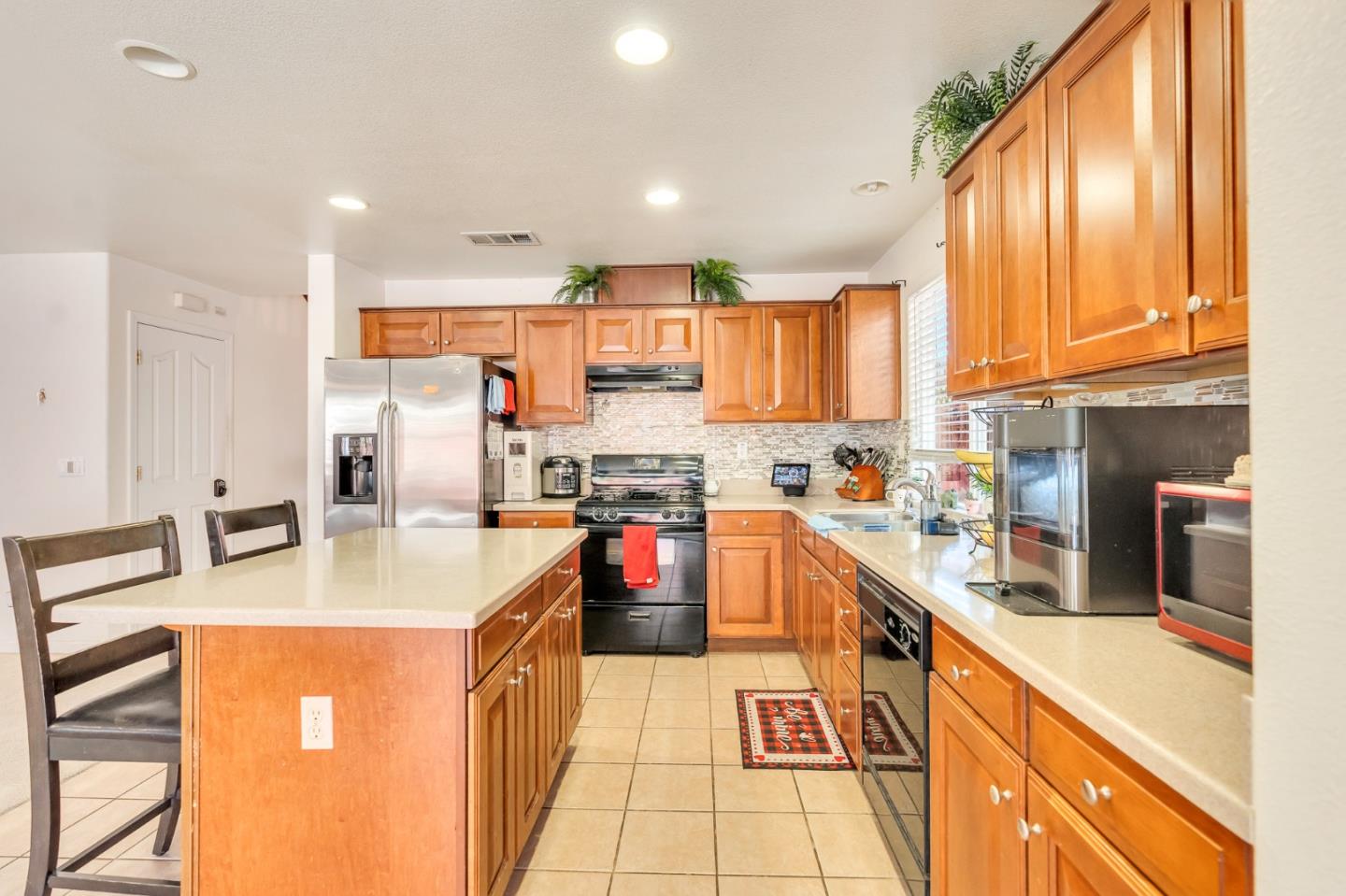 Detail Gallery Image 23 of 74 For 2385 N Mountainside Dr, Los Banos,  CA 93635 - 5 Beds | 2/1 Baths