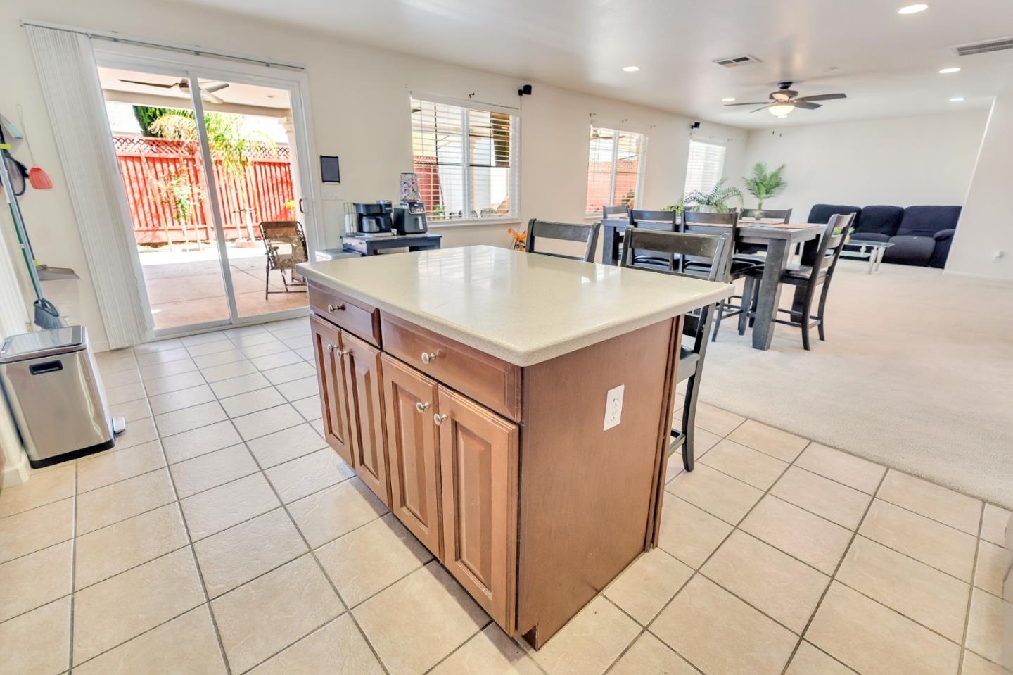 Detail Gallery Image 24 of 74 For 2385 N Mountainside Dr, Los Banos,  CA 93635 - 5 Beds | 2/1 Baths