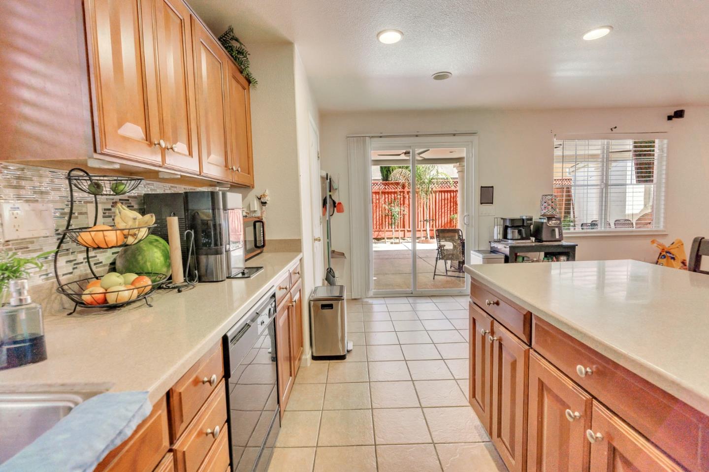 Detail Gallery Image 25 of 74 For 2385 N Mountainside Dr, Los Banos,  CA 93635 - 5 Beds | 2/1 Baths