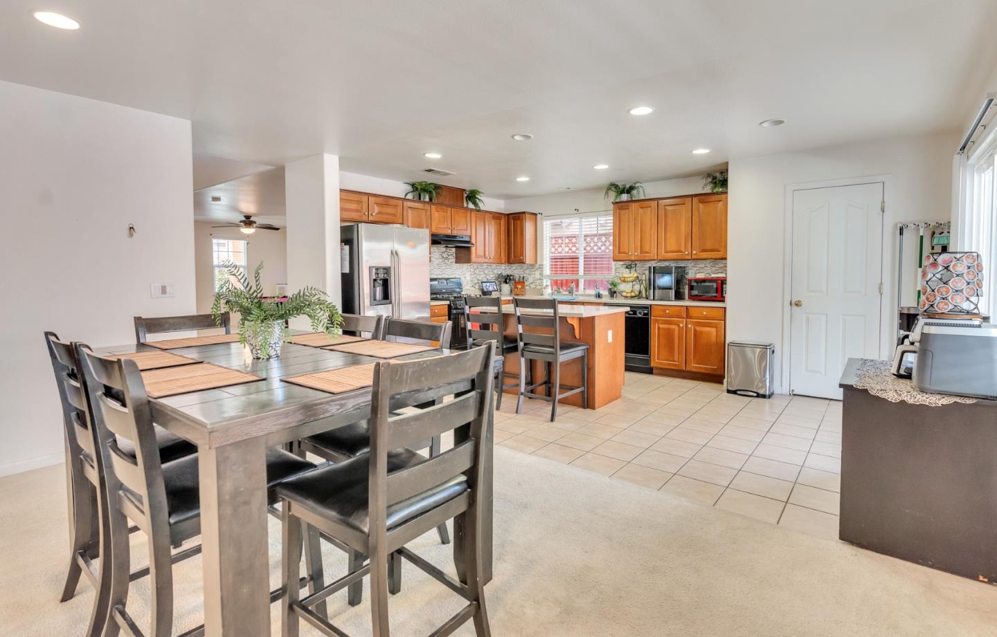 Detail Gallery Image 28 of 74 For 2385 N Mountainside Dr, Los Banos,  CA 93635 - 5 Beds | 2/1 Baths