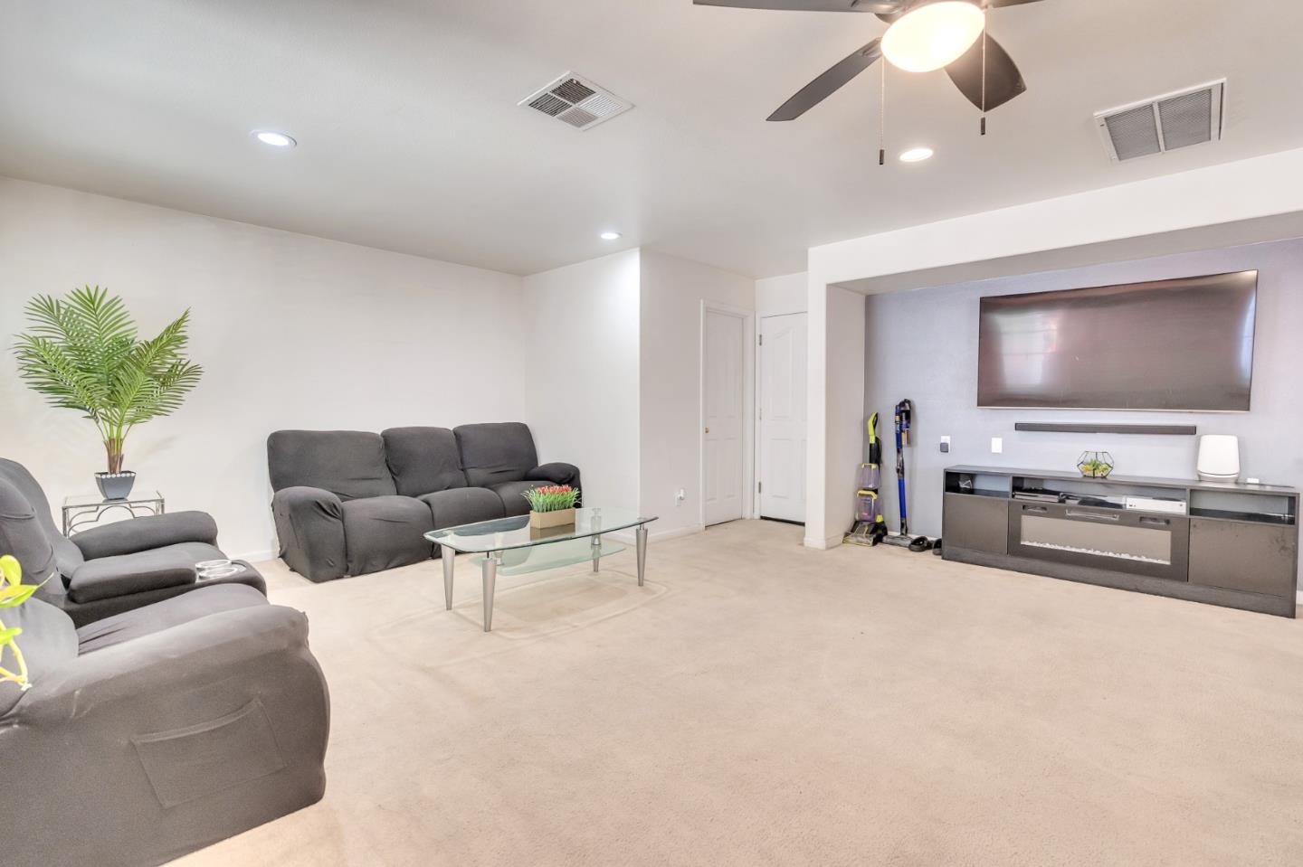 Detail Gallery Image 30 of 74 For 2385 N Mountainside Dr, Los Banos,  CA 93635 - 5 Beds | 2/1 Baths