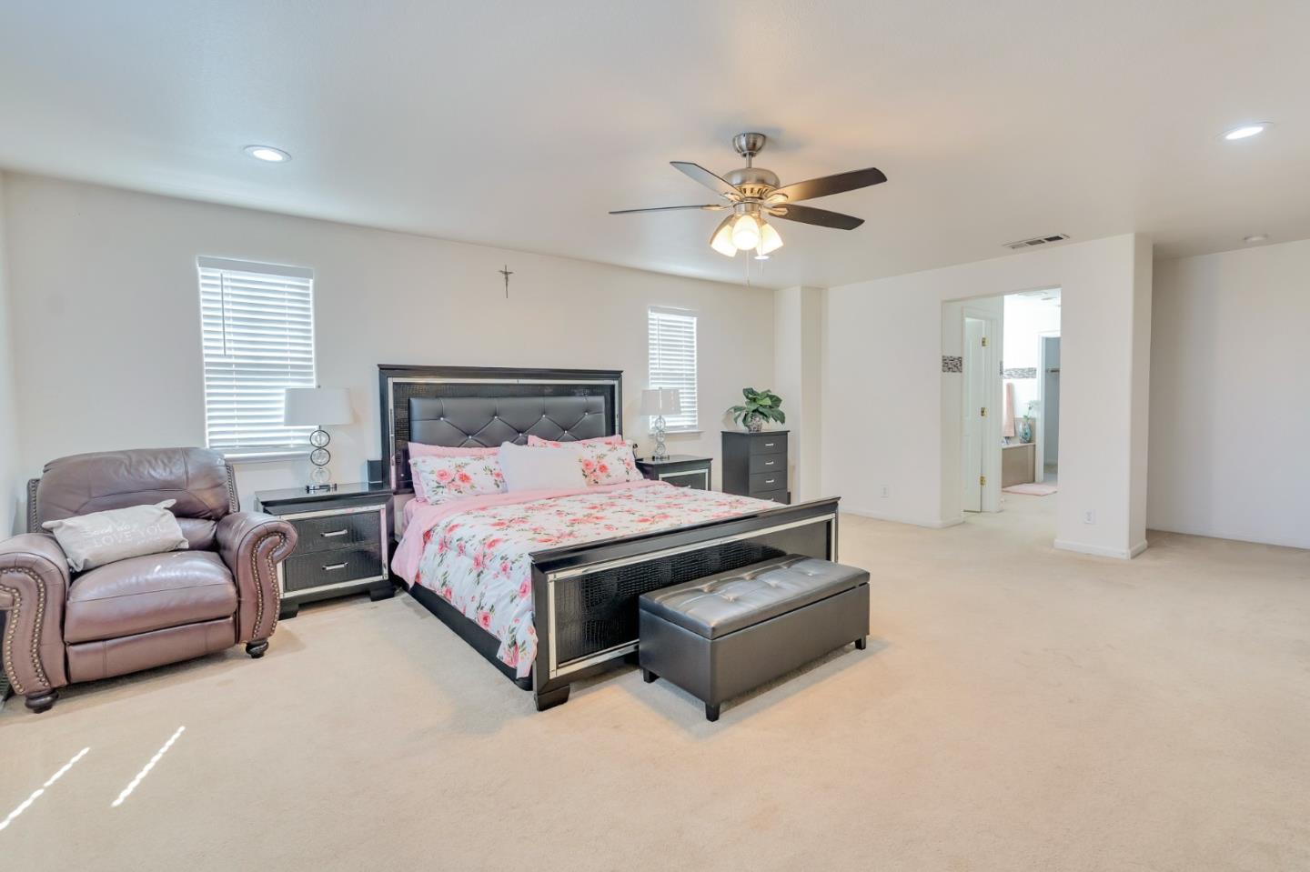 Detail Gallery Image 47 of 74 For 2385 N Mountainside Dr, Los Banos,  CA 93635 - 5 Beds | 2/1 Baths