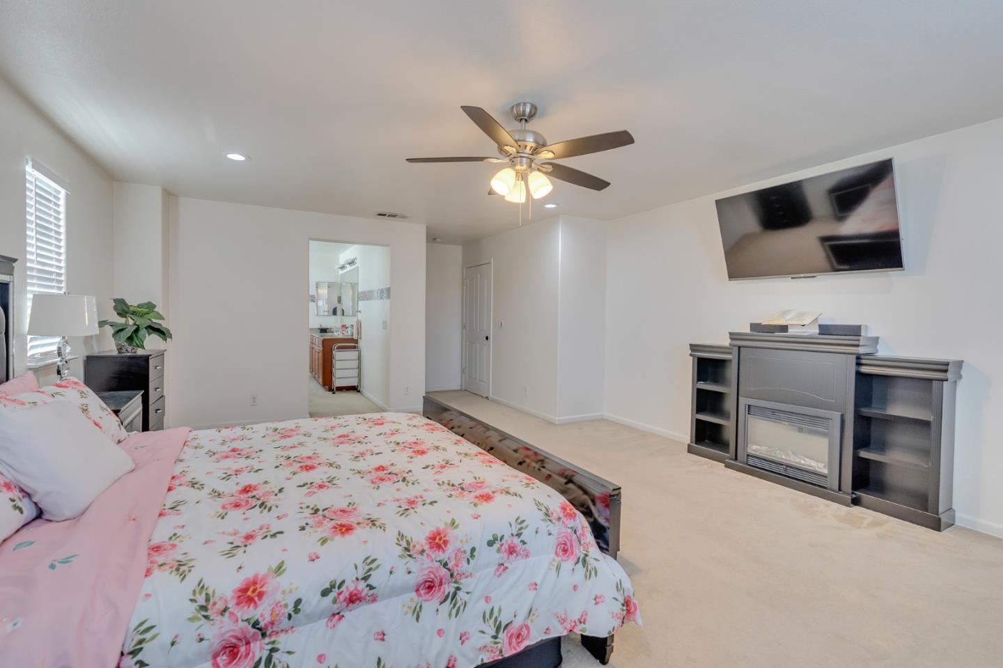 Detail Gallery Image 48 of 74 For 2385 N Mountainside Dr, Los Banos,  CA 93635 - 5 Beds | 2/1 Baths