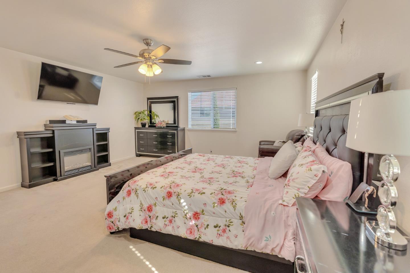 Detail Gallery Image 49 of 74 For 2385 N Mountainside Dr, Los Banos,  CA 93635 - 5 Beds | 2/1 Baths