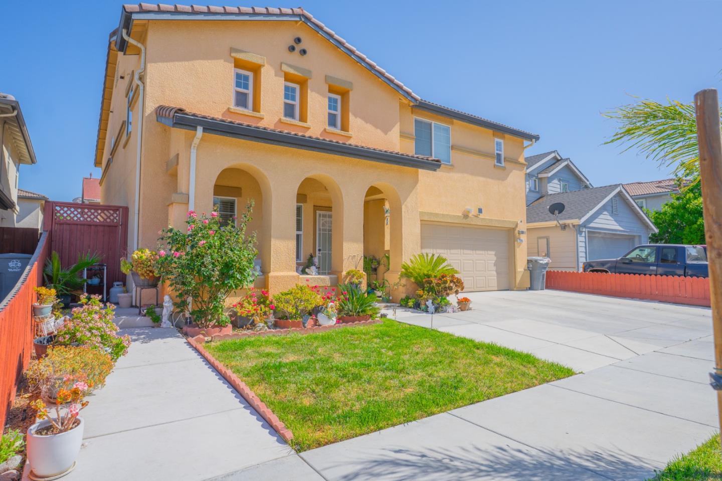 Detail Gallery Image 6 of 74 For 2385 N Mountainside Dr, Los Banos,  CA 93635 - 5 Beds | 2/1 Baths