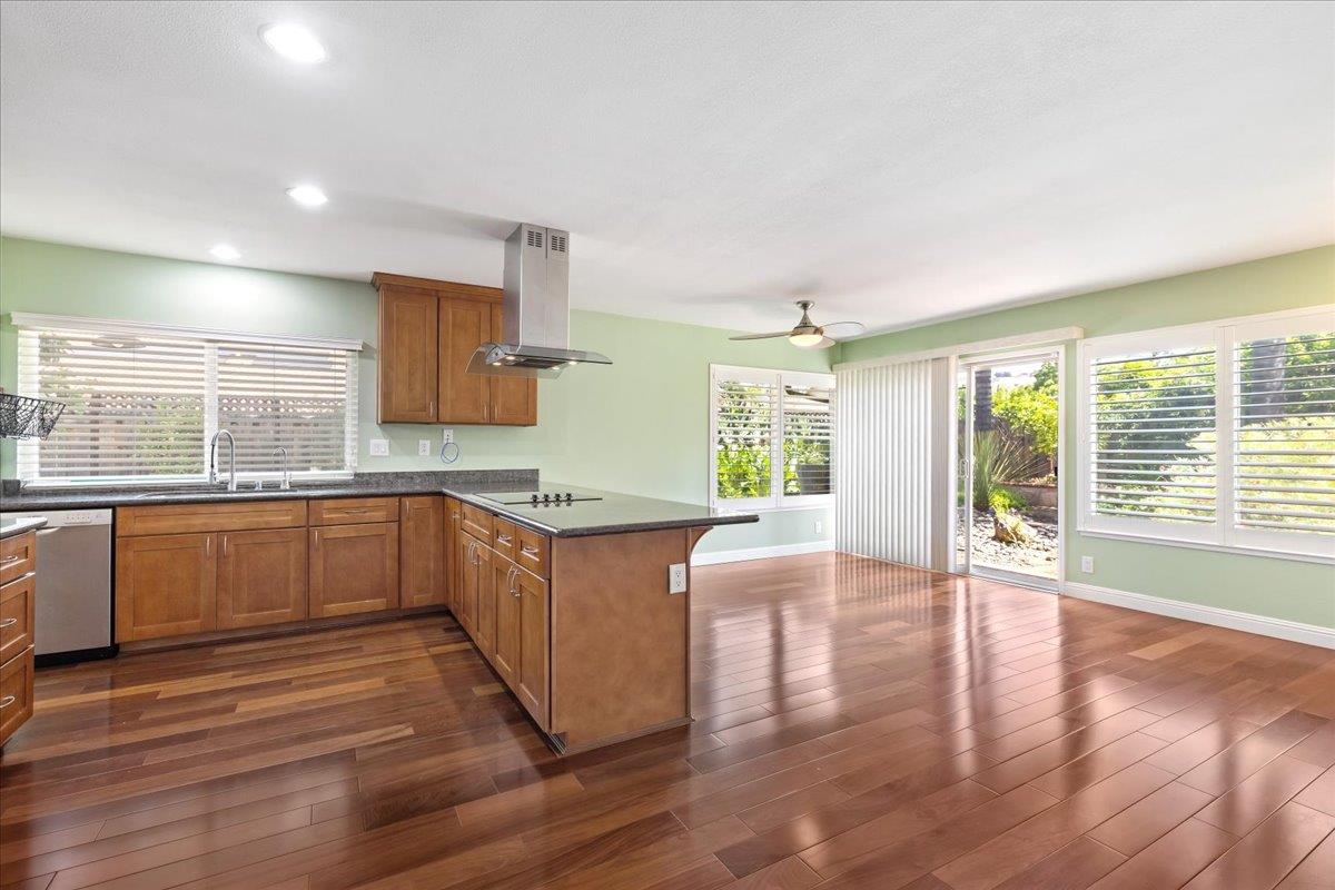 Detail Gallery Image 11 of 34 For 848 Pretoria Ct, San Jose,  CA 95127 - 4 Beds | 2 Baths