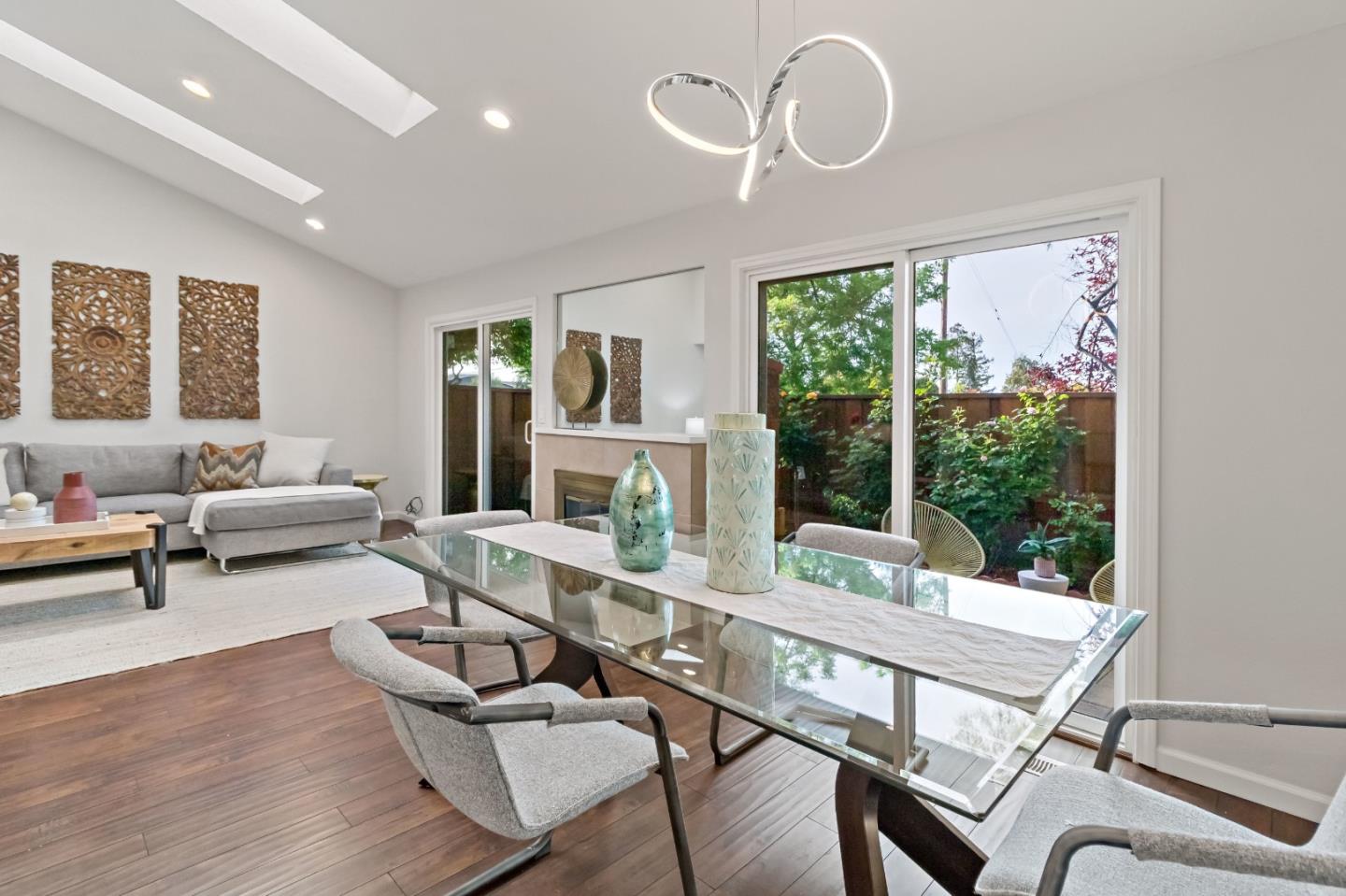 Detail Gallery Image 16 of 50 For 20179 Northwest Sq, Cupertino,  CA 95014 - 2 Beds | 2 Baths