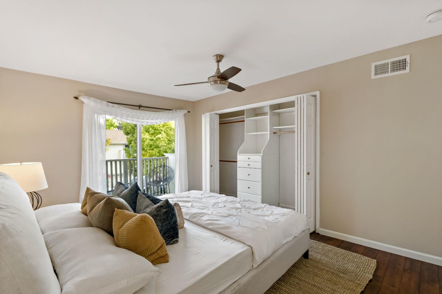 Detail Gallery Image 17 of 50 For 20179 Northwest Sq, Cupertino,  CA 95014 - 2 Beds | 2 Baths